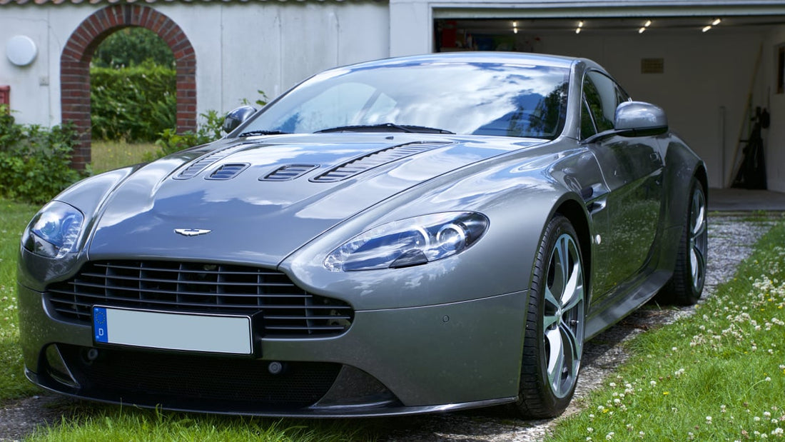 Aston Martin V12 Vantage